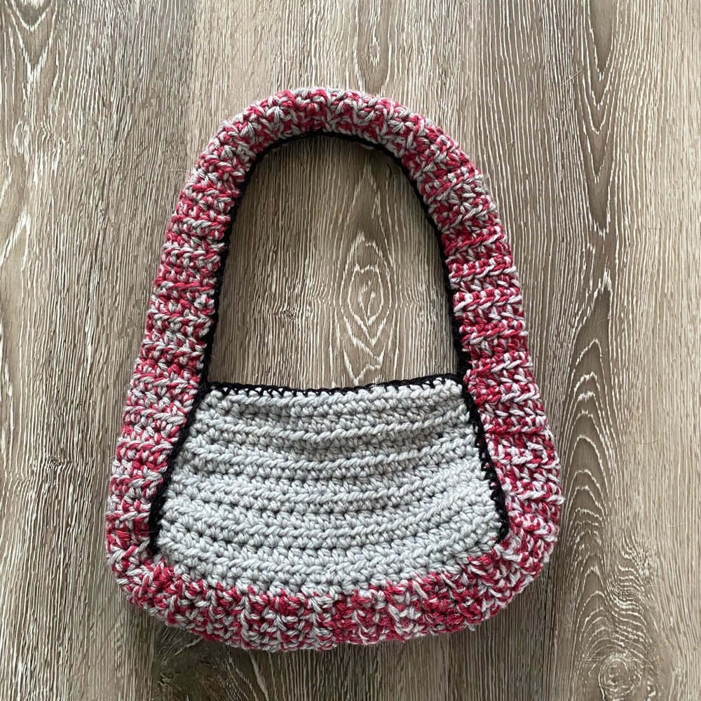 Crochet Raspberry and Gray Shoulder Bag - Picture 2 of 4